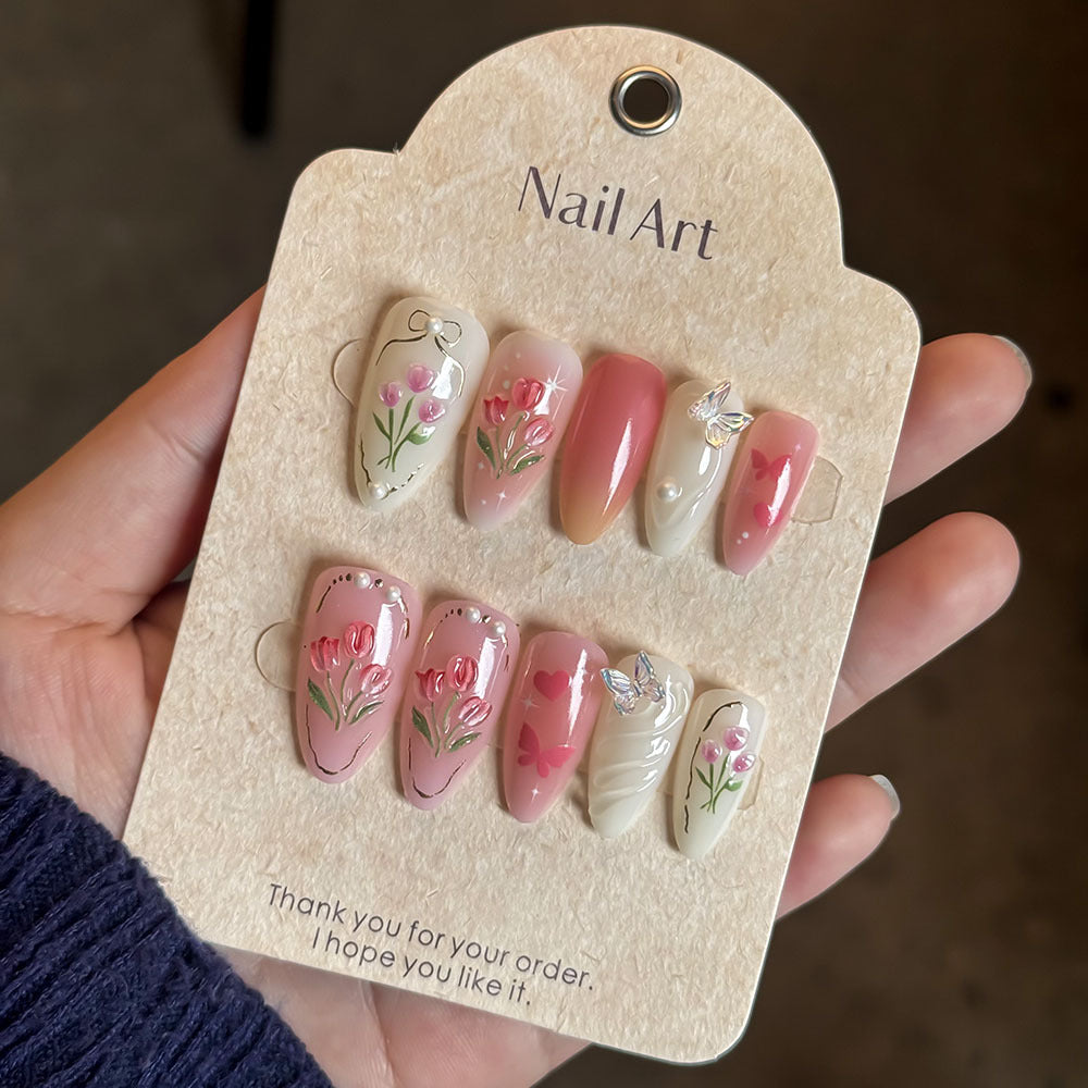 Blumenverzierte Press-On-Nagelkollektion Brehn