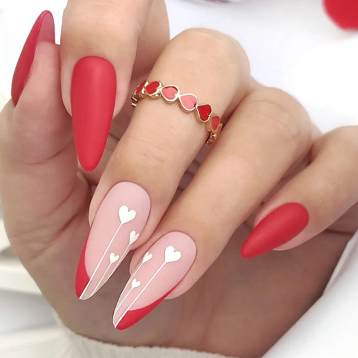 Herz-inspiriertes Acryl-Nail-Art-Design Brehn