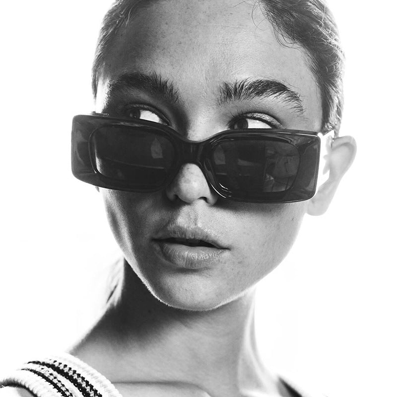 Damen modische quadratische Sonnenbrille mit transparentem Rahmen und schützendem UV-Filter Brehn
