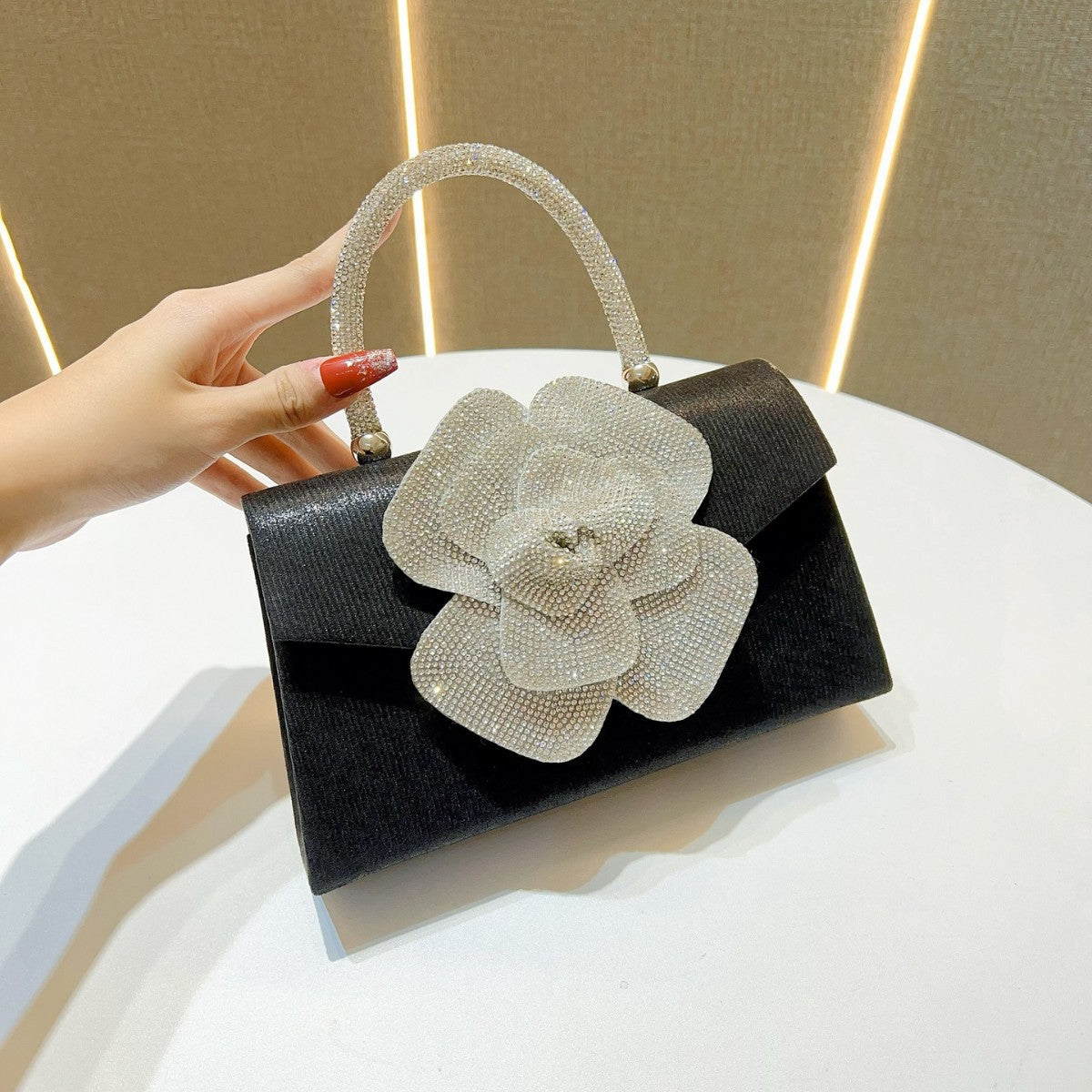 Glamouröse Floral-Beschmückte Abendhandtasche