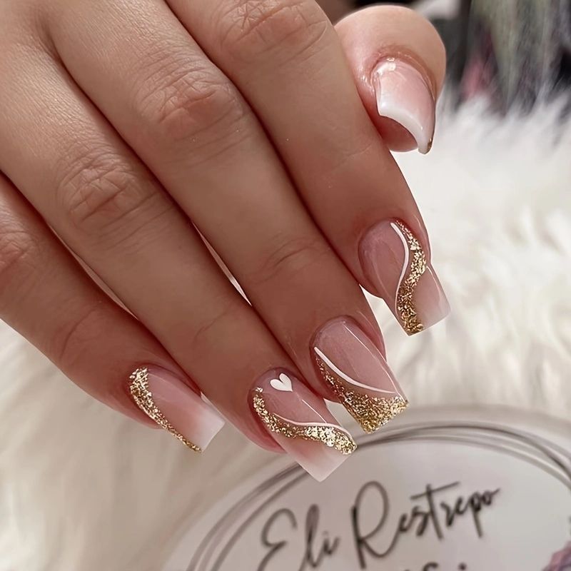 Moderne glitzernde Nagelkunst-Verbesserungen Brehn