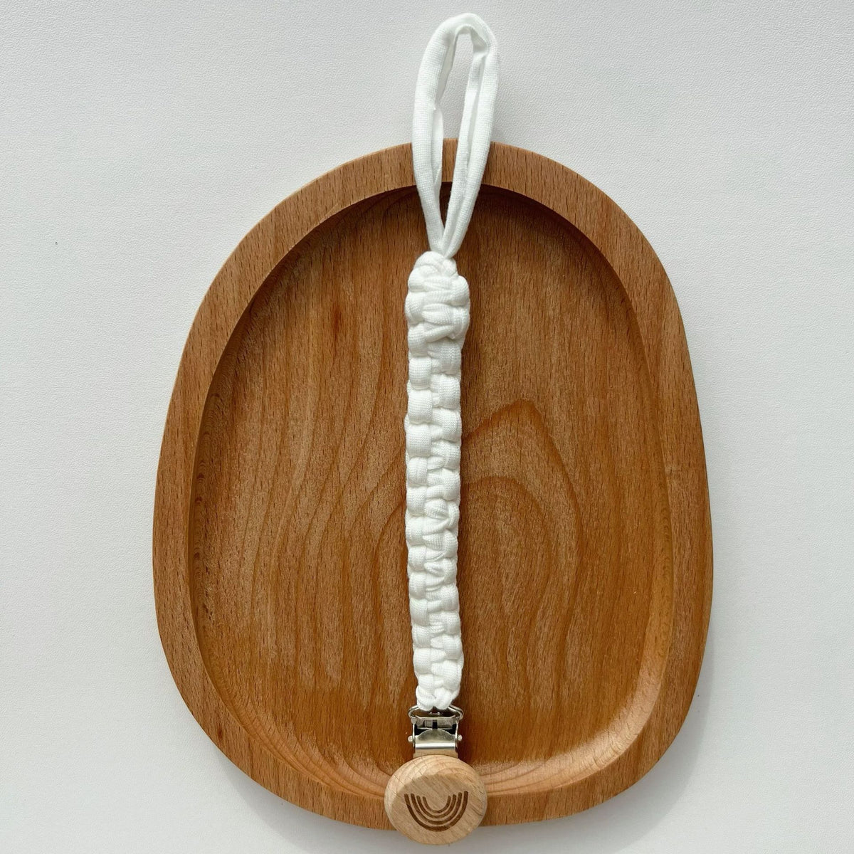 Geflochtener Baumwoll-Schnullerband mit graviertem Holz-Sicherheitsclip