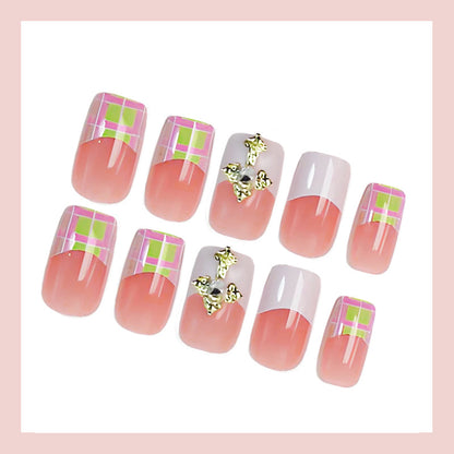 Kunstnagelset mit eleganten French-Tipps und modernen Akzenten Brehn