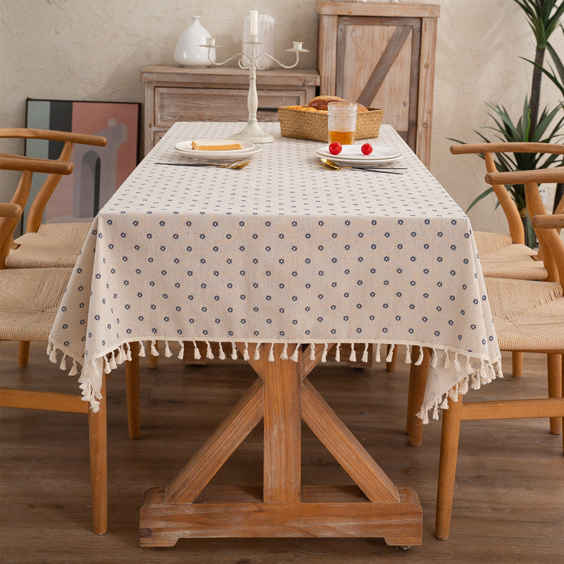 Elegante Tischdecke mit Quastenbesatz