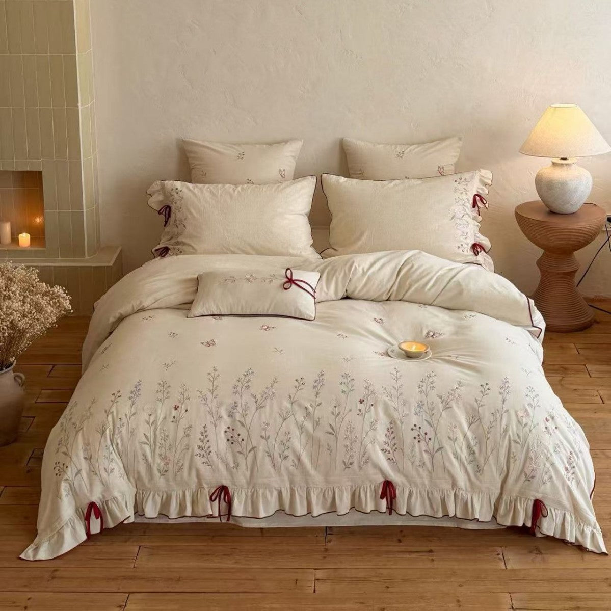 Naturfaser-Bettbezug-Set mit zarter Blumenhandstickerei, Leinen-Optik und dekorativem Volant