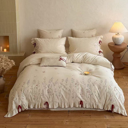 Naturfaser-Bettbezug-Set mit zarter Blumenhandstickerei, Leinen-Optik und dekorativem Volant