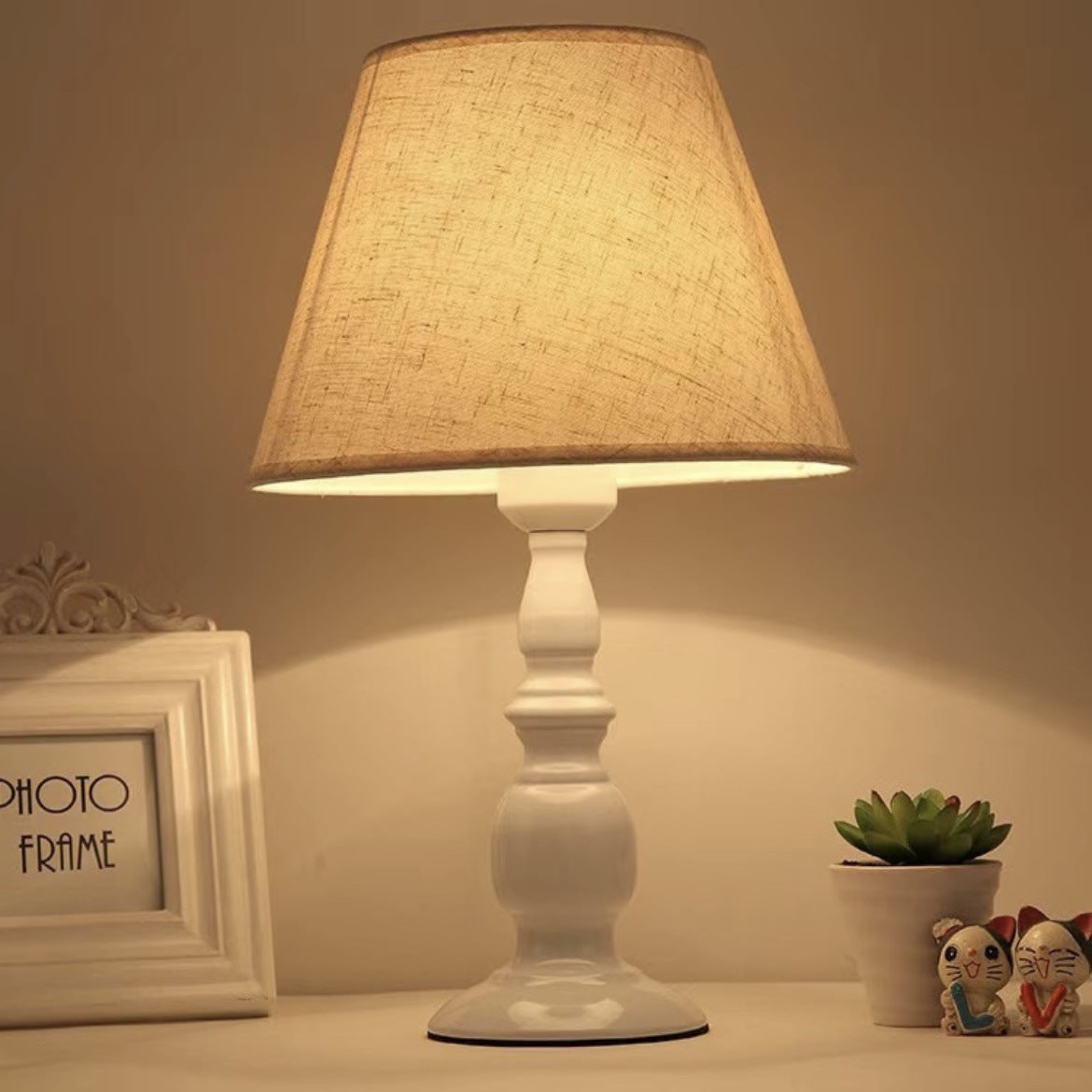Elegante moderne Tischlampe