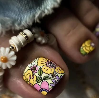 Florales Nageldesign Verbesserungen Brehn