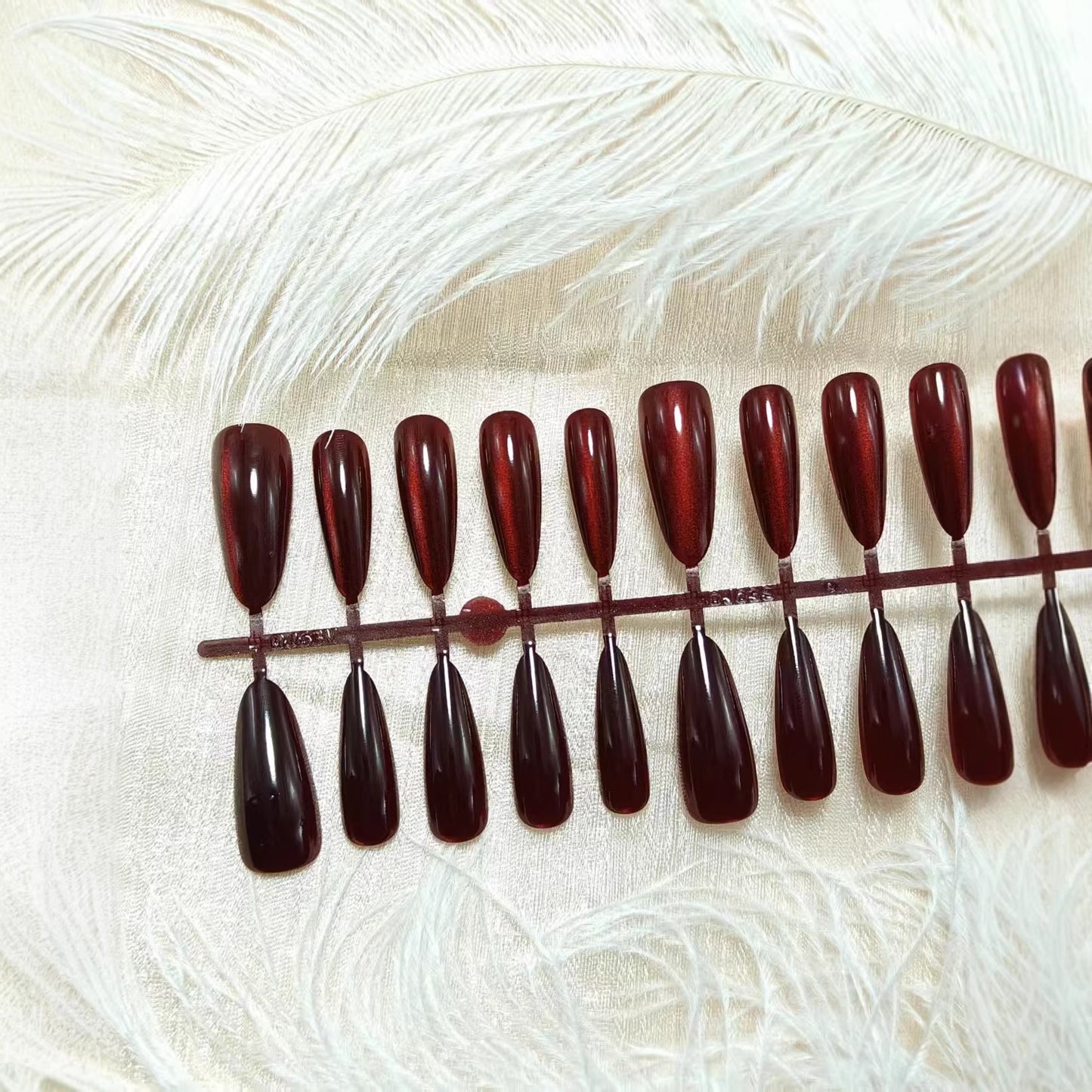 Kunstnägel Im Eleganten Tropfen-Design Brehn
