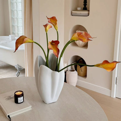 Moderne von Blumen inspirierte Dekovase