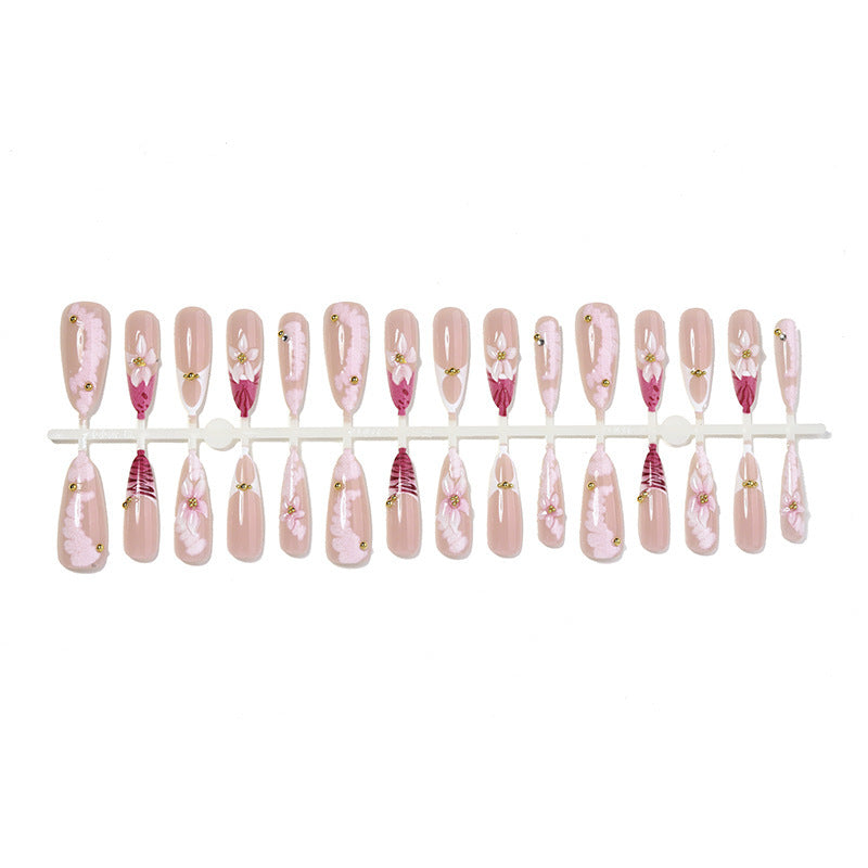 Kunstnagelset mit floralen und eleganten Designelementen Brehn