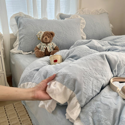 Plüschgeprägtes Velvet-Feeling Rüschende Bettwäsche-Set mit Rüschkissenbezügen