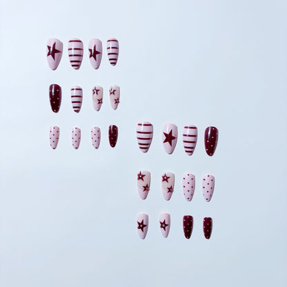Kunstvolle Nagelset mit festlichem Sternen-Design Brehn