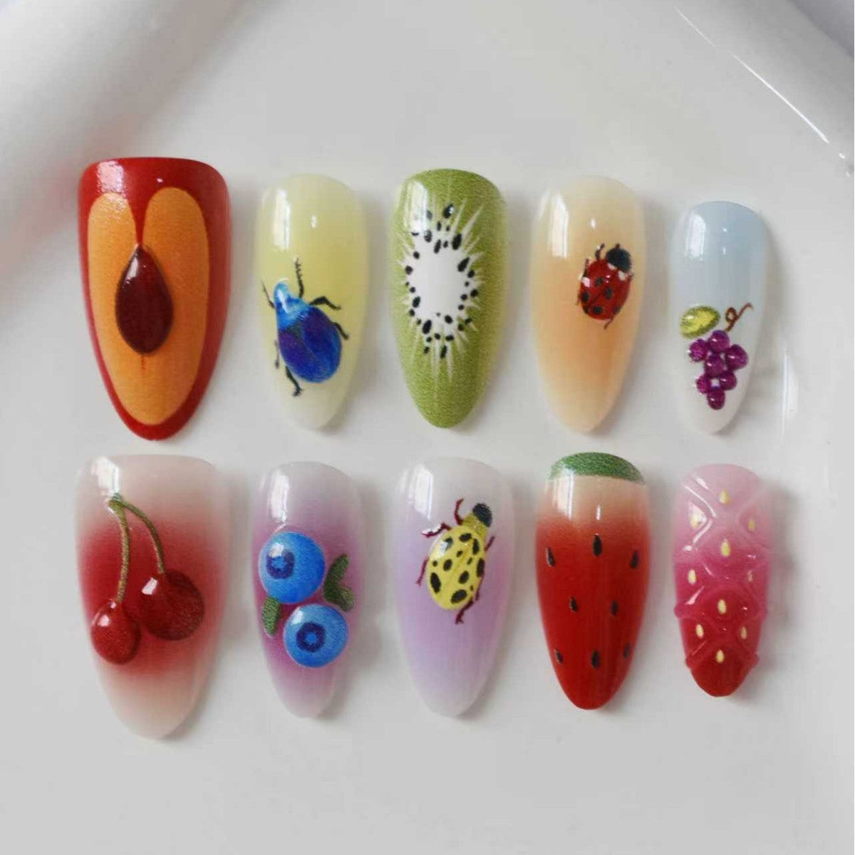 Künstlerisches 3D Obst Nageldesign Brehn