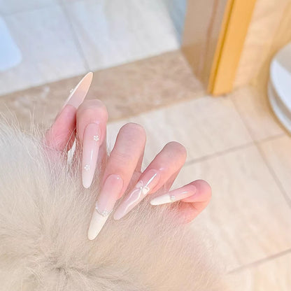 Elegante Stiletto-Nagelerweiterungen