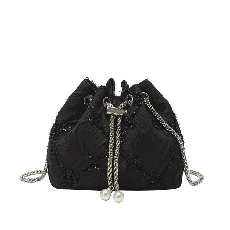 Elegante Satin-Handtasche mit Kordelzug