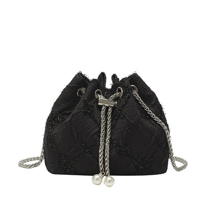 Elegante Satin-Handtasche mit Kordelzug