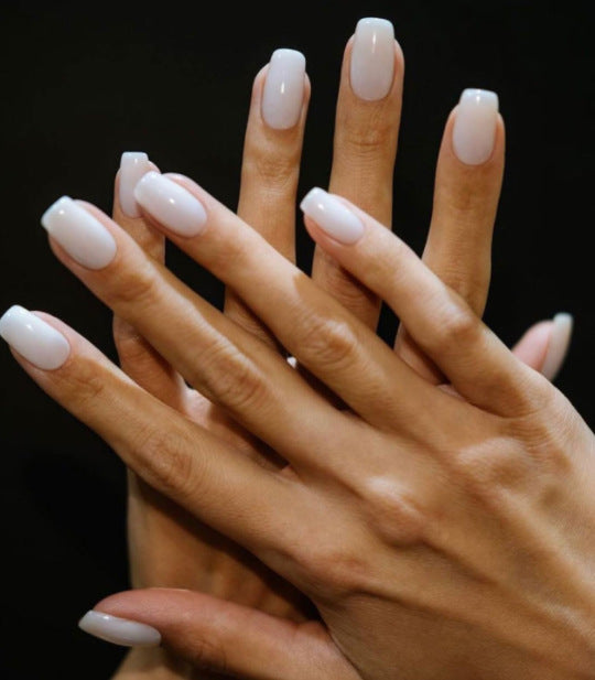 Kunstnagelset mit elegantem Hochglanz-Finish Brehn