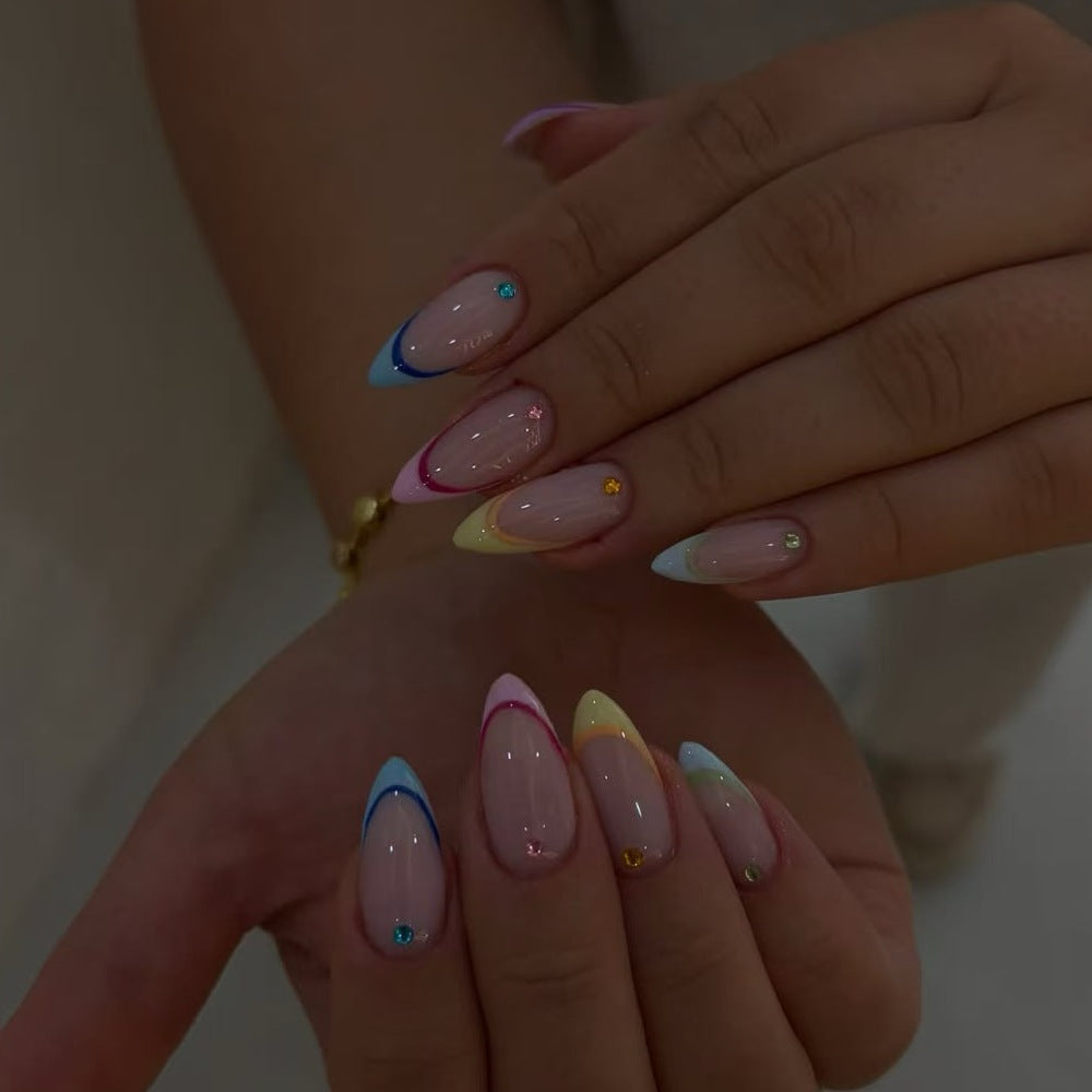 Kunstnagelset mit eleganten Farbverlauf und 3D-Akzenten Brehn