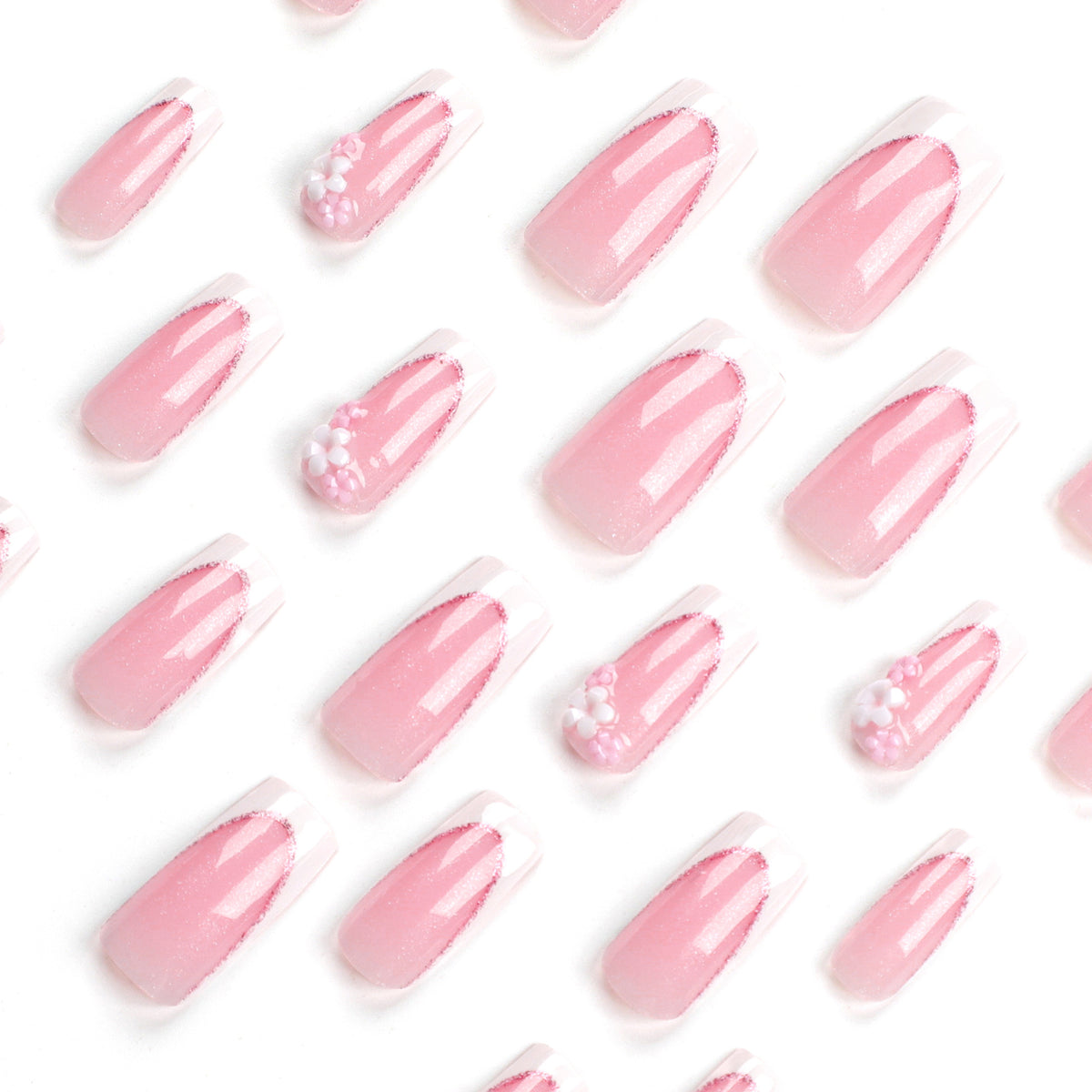 Kunstvolle Nagelverlängerungen mit Glitzer- und Blumenakzenten Brehn