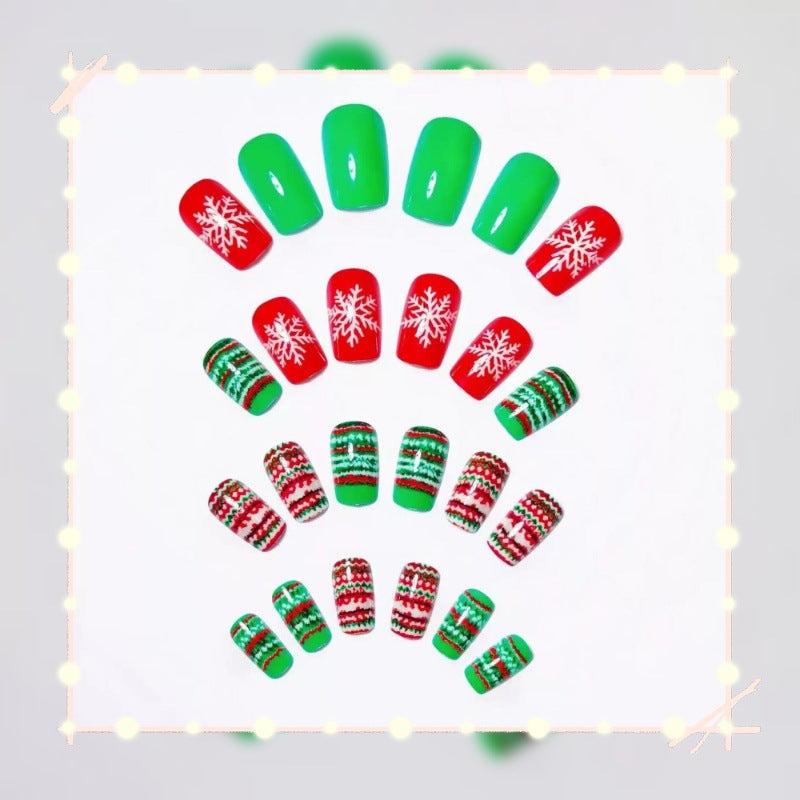 Festliche Kunstnägel mit Weihnachtsmotiven Brehn