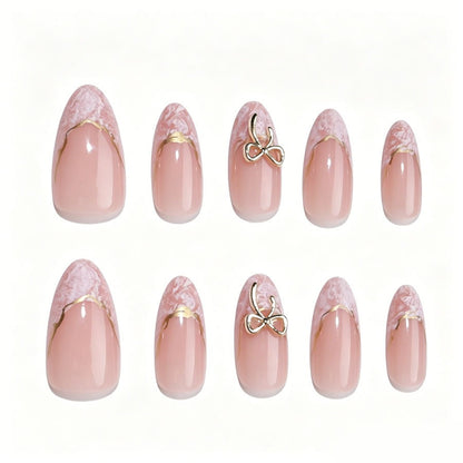 Stiletto Kunstnagelset mit eleganten goldenen Akzenten Brehn