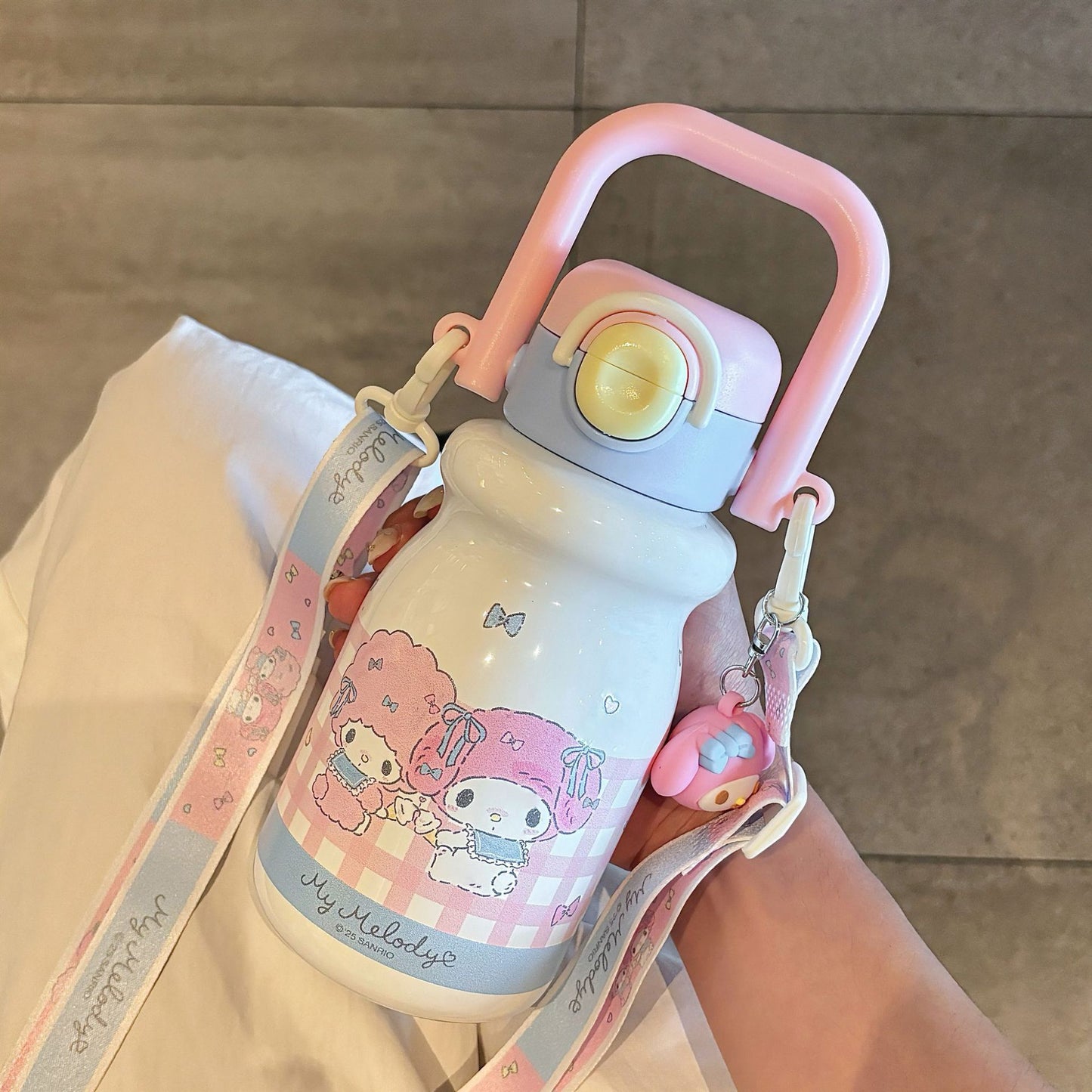 Damen Trinkflasche mit stylishem Kuromi-Design Brehn