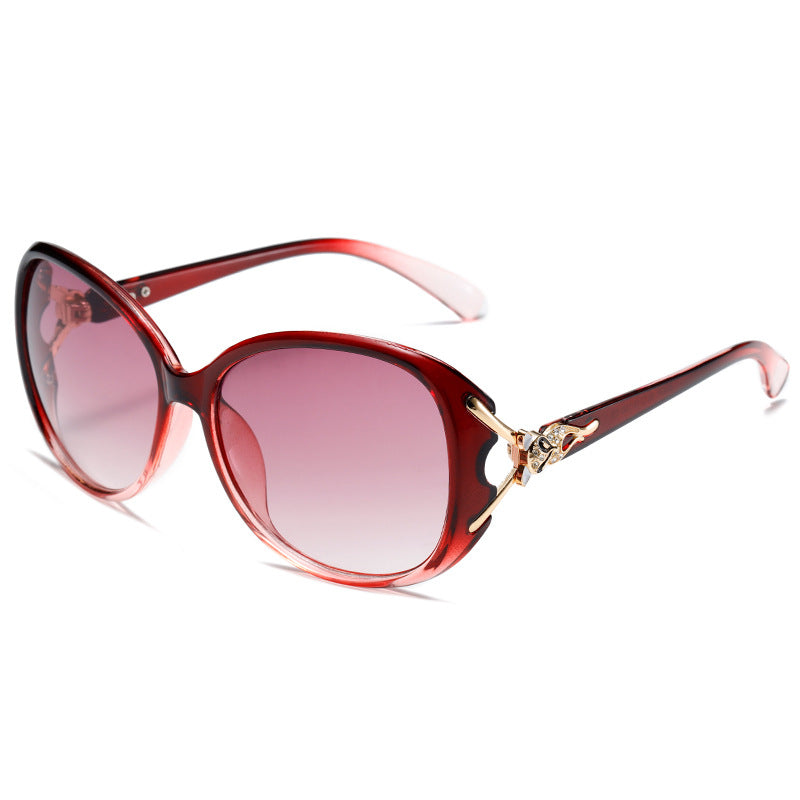 Damen Modische Sonnenbrille im eleganten Design mit auffälligen Verzierungen Brehn