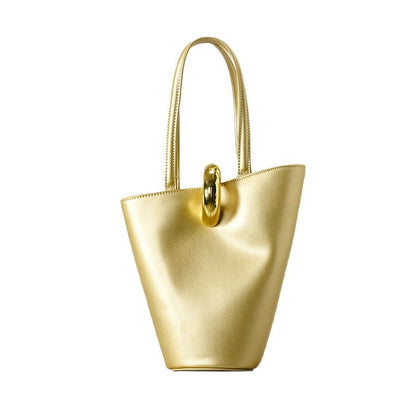 Schlanke moderne Handtasche