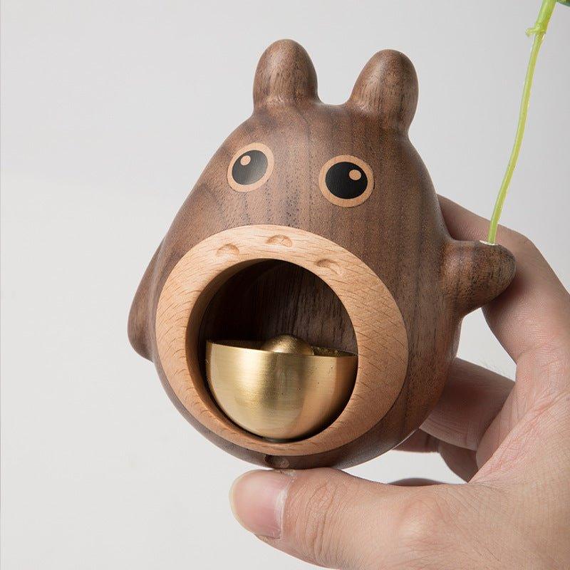 Handgefertigte Holz Totoro Türklingel mit Metallglocke | Brehn