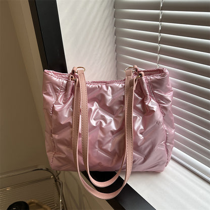 Stylische gepolsterte Nylon-Schultertasche