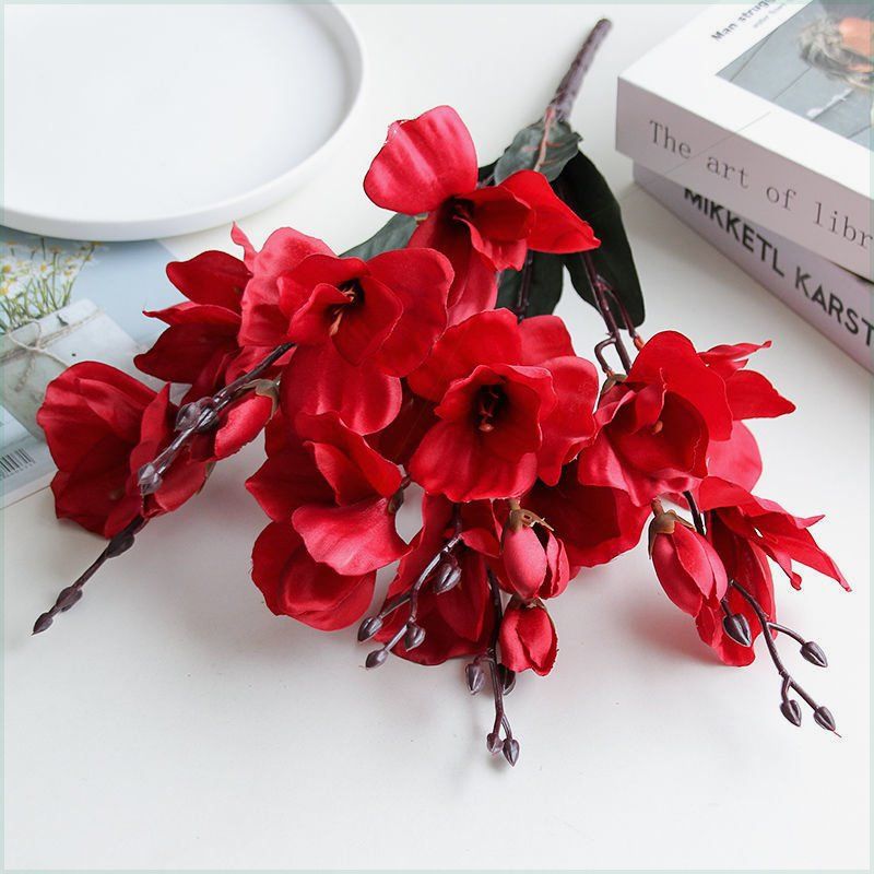 Realistische künstliche Orchideenblüte