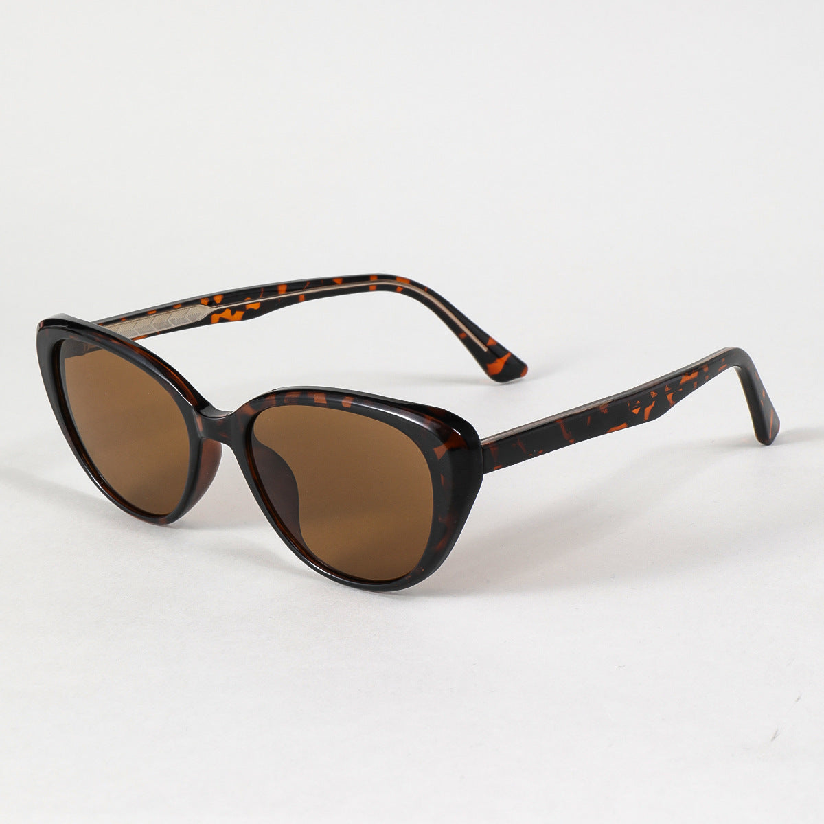 Damen moderne Sonnenbrille mit klassischem Schwung Brehn