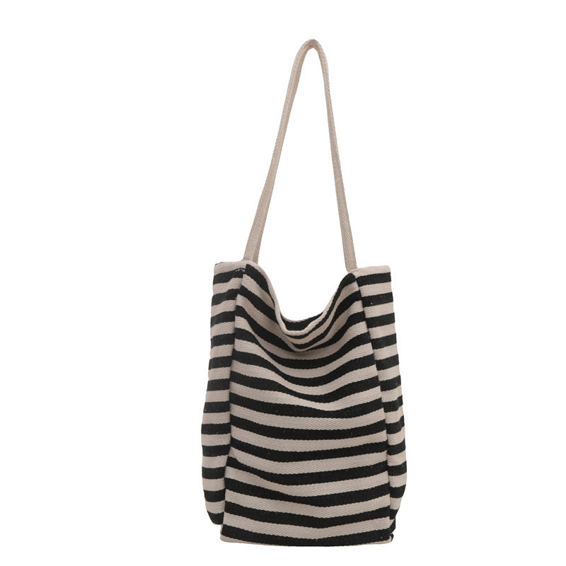 Lässige gestreifte Strandtasche