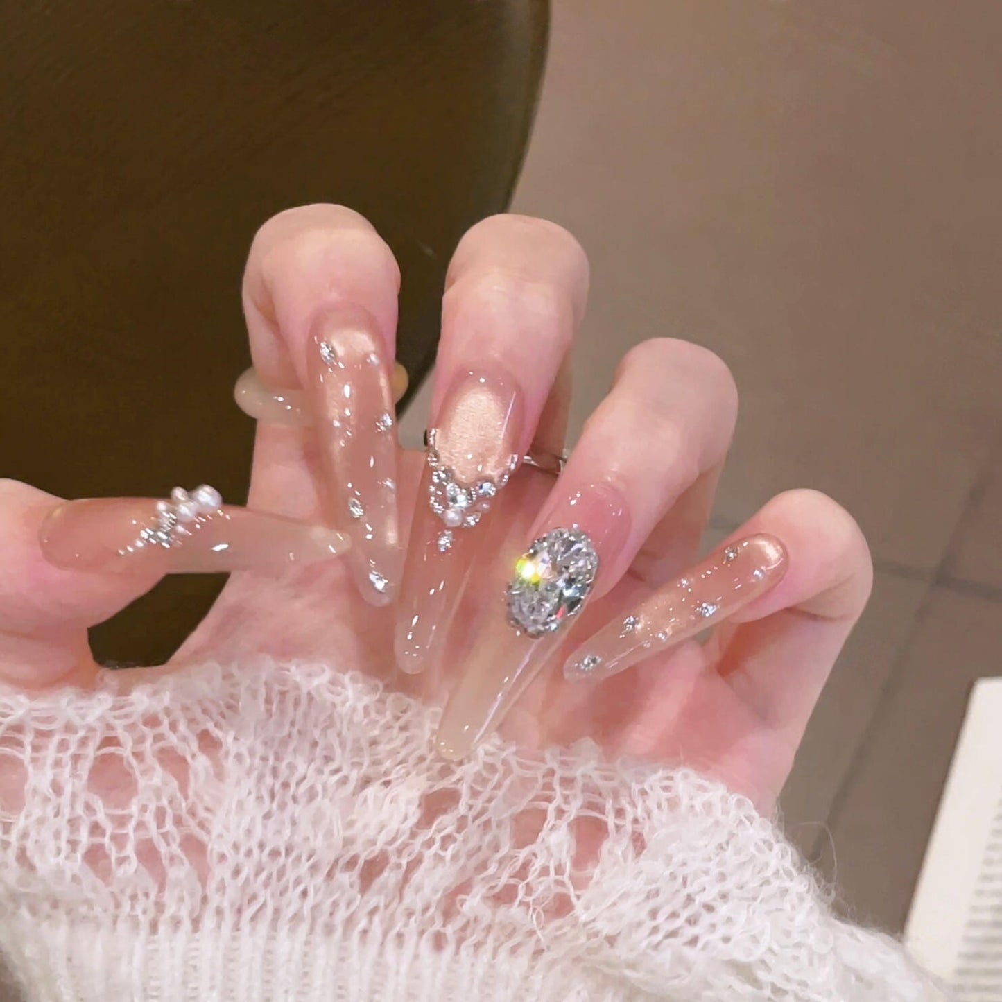 Kunstnägel mit Glamourösem Design Brehn
