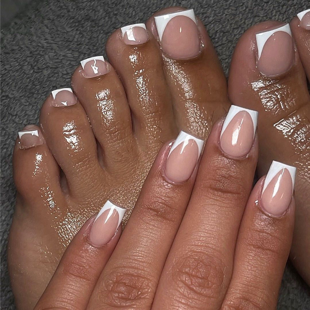 Elegantes Französisch-Spitzen Mani-Pedi-Set Brehn