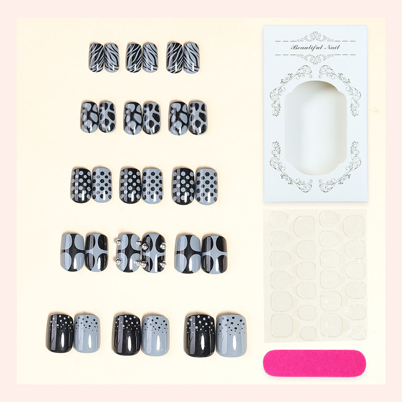Elegante Press-On Nagelsets mit künstlerischen Mustern Brehn
