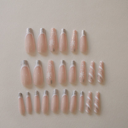 Glamouröse Nageltips mit Glitzerspitze Brehn