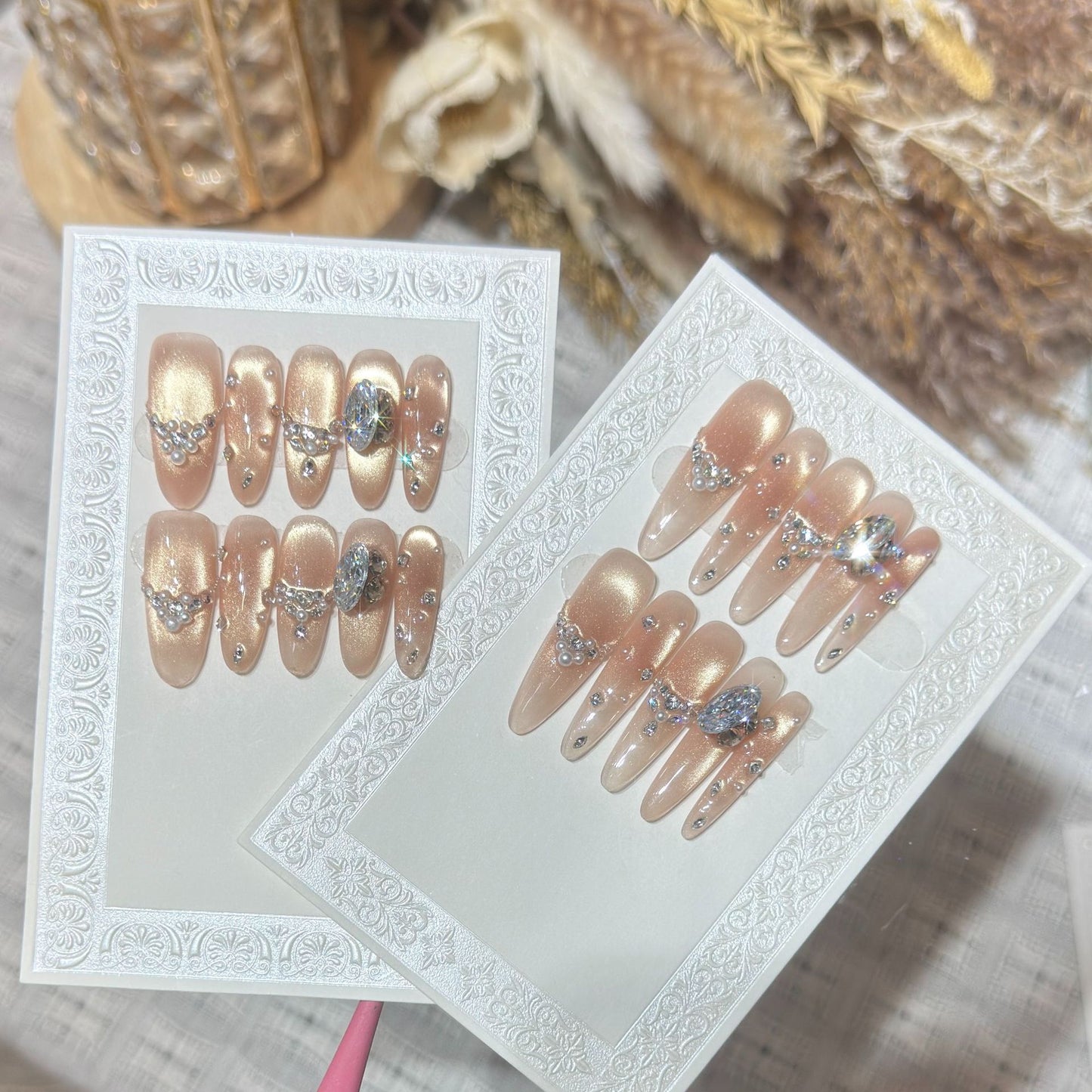 Elegantes Stiletto-Nagelkunst-Set mit Strass- und Glitzerdetails Brehn