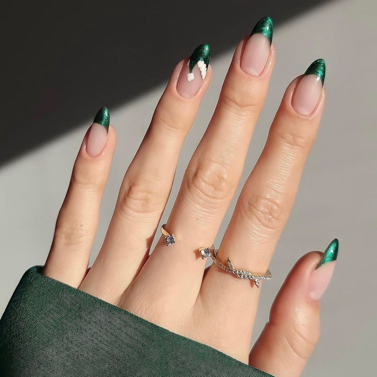 Kunstnagelset mit festlichem Winterthema Brehn