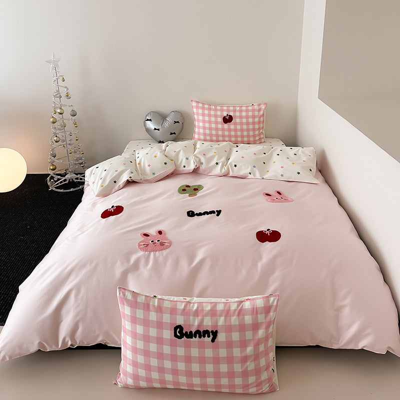 Besticktes Bunny Baumwollsatin Bettbezug-Set mit Gingham Kissenbezügen