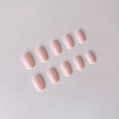 Kunstnagelset mit modernen French-Spitzen und auffälligen Neon-Akzenten Brehn