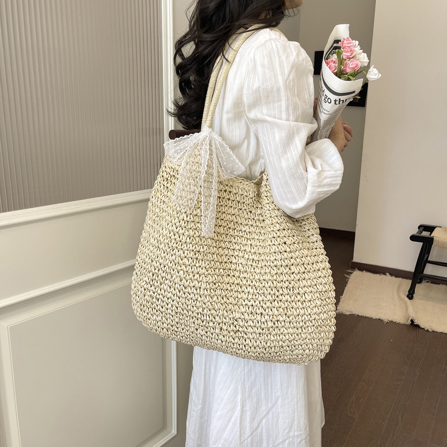 Stylische Handtasche Aus Geflochtenem Material Brehn