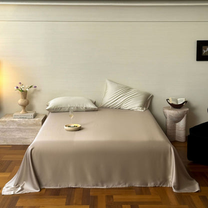 Luxuriöses Satin-Bettwäscheset mit seidig-glatter Oberfläche, Wendefunktion und Hotelverschluss