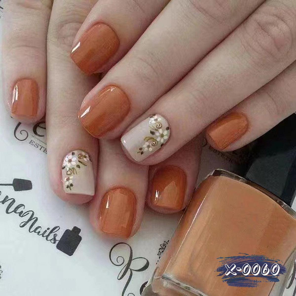 Blumenverziertes Nagelkunst-Set