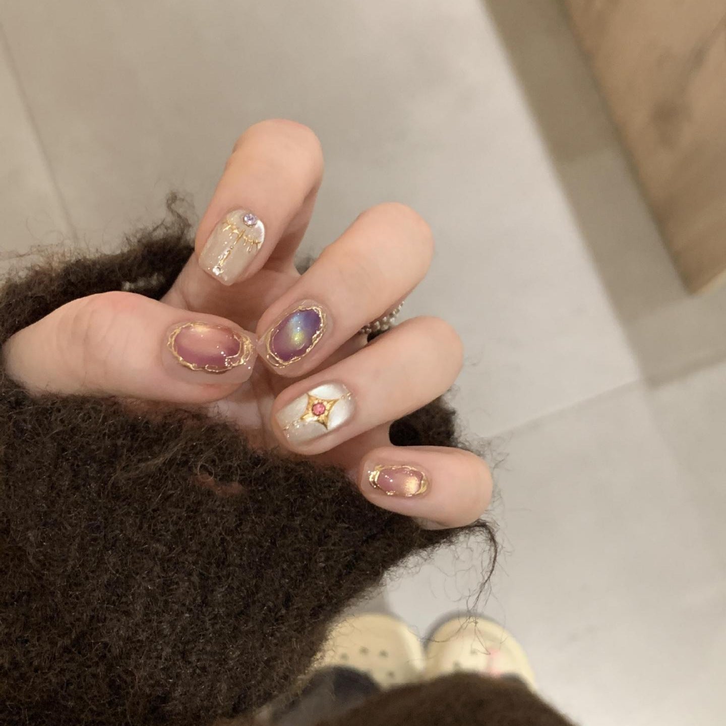 Elegante Kunstnagelset mit Glamourösen Strass- und Glitzerdetails Brehn
