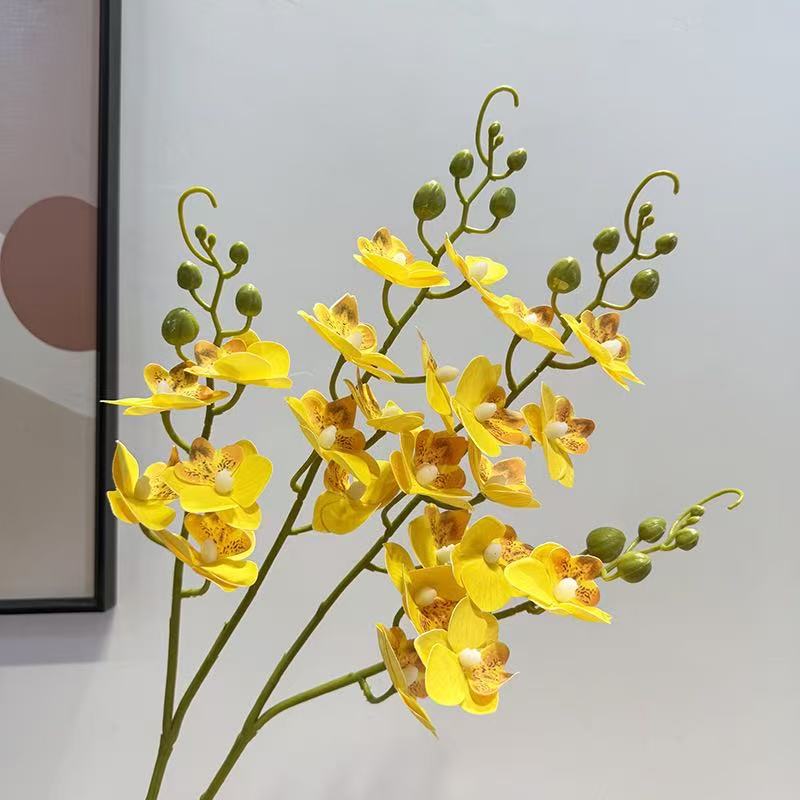 Realistische Orchideenblütenstängel