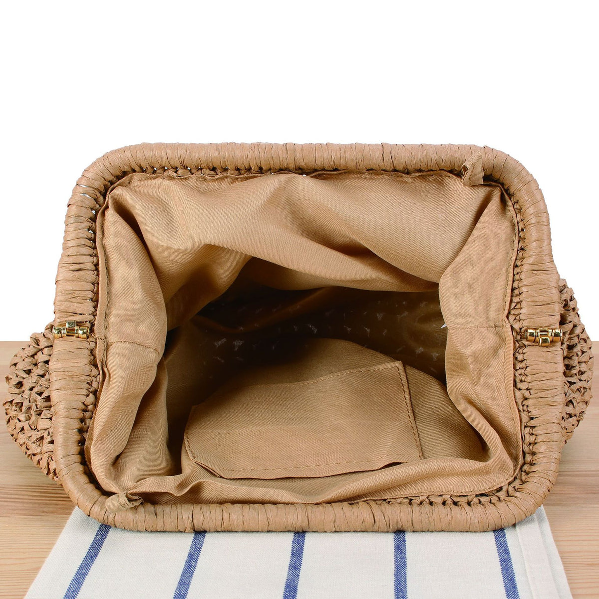 Korbtasche mit Eleganten Holzperlenverzierungen Brehn