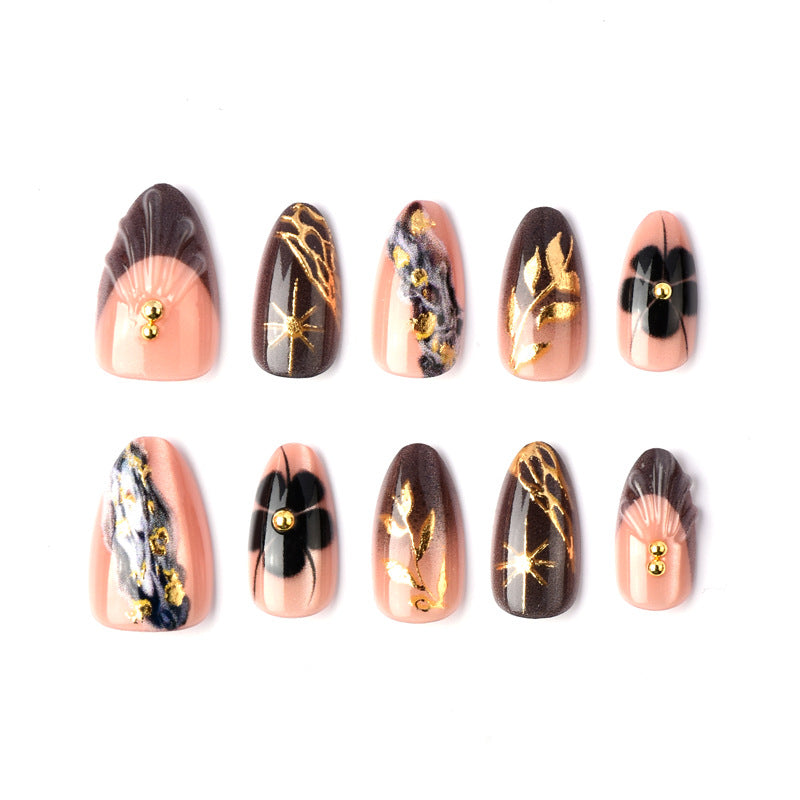 Künstlerisches Press-On Nageldesign Brehn