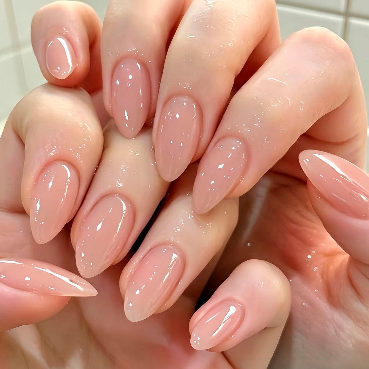 Künstliche Nagelkunst mit verspielten Punkten und Schleifen Brehn